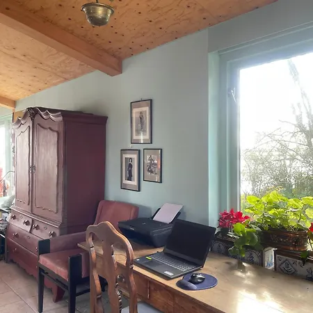 Exceptional House On The Waterfront * Reeuwijk