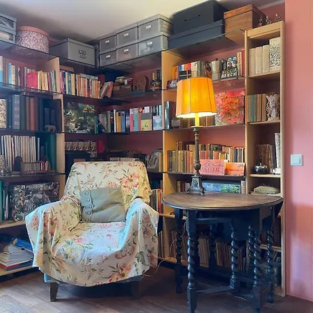 Exceptional House On The Waterfront * Reeuwijk