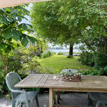 Villa Exceptional House On The Waterfront Reeuwijk