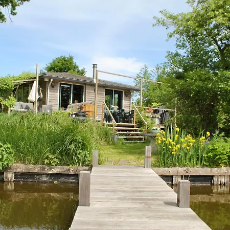 Exceptional House On The Waterfront Reeuwijk